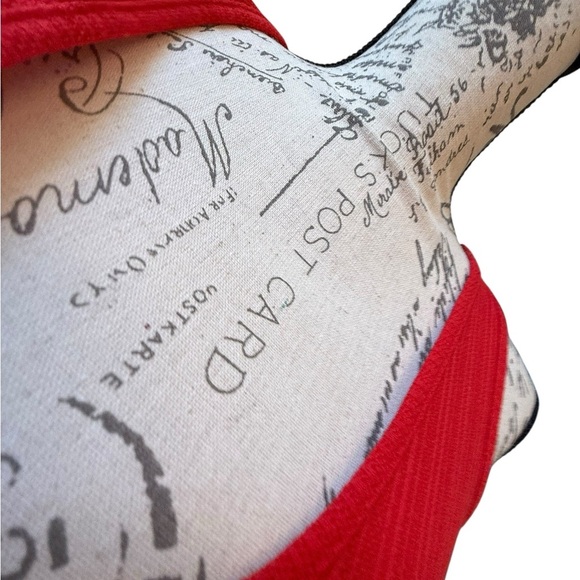 Textured and Fitted Red Button-Down Dress - Picture 6 of 7